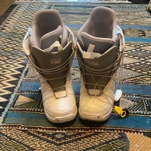 Burton women’s snowboard boots